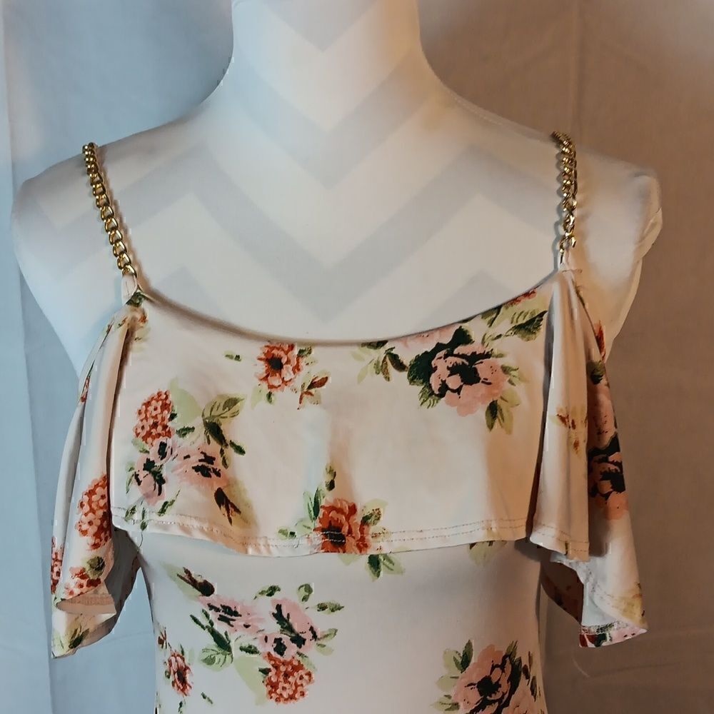 First Love Cold Shoulder Chain Straps Floral Top - Picture 3 of 6